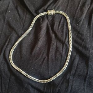 Necklace for clip on pendants. Magnetic close